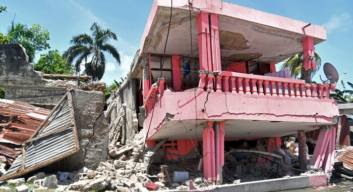 Haiti: almeno 724 i morti dopo il terremoto