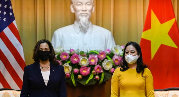 Harris a Vietnam, ‘dobbiamo aumentare pressione su Cina’