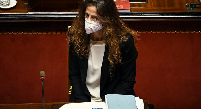Imprese:bozza dl anti-delocalizzazioni,multe e black list