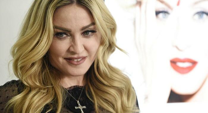 Madonna annuncia storico accordo con Warner