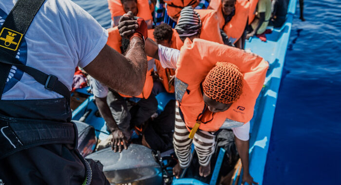 Migranti: 400 soccorsi da Sea Watch 3 e Ocean Viking