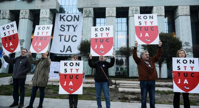 Polonia: marcia indietro sulla riforma della giustizia