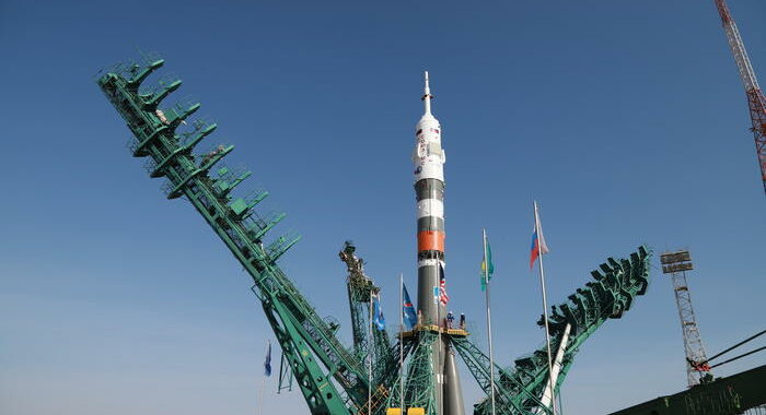 Razzo russo Soyuz lancia in orbita satelliti società Gb
