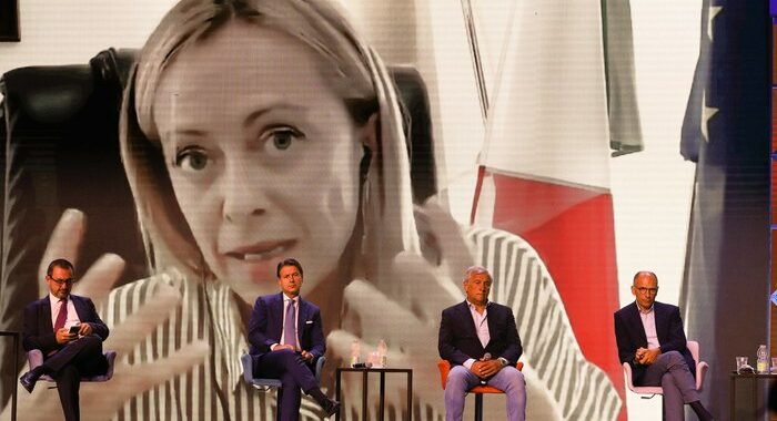 Reddito: Meloni,insulto a italiani che si rimboccano maniche