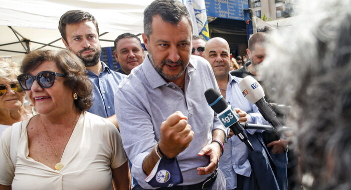 Salvini,non puoi chiedere green pass e far sbarcare chiunque