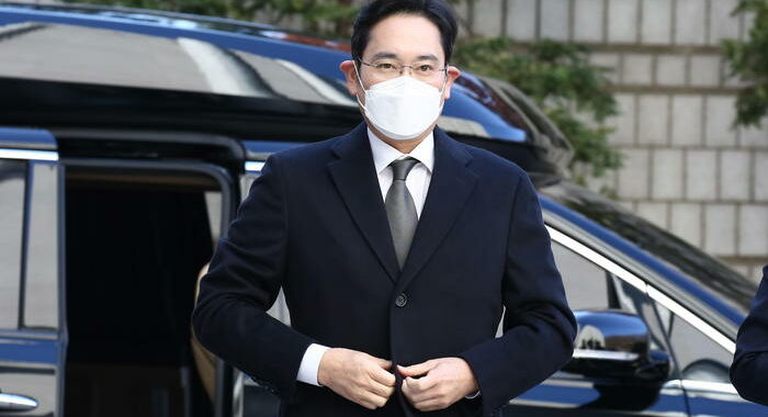 Scarcerato a Seul il leader del gruppo Samsung