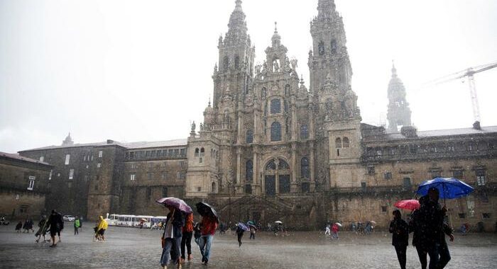 Spagna: da oggi visite notturne alla cattedrale di Santiago