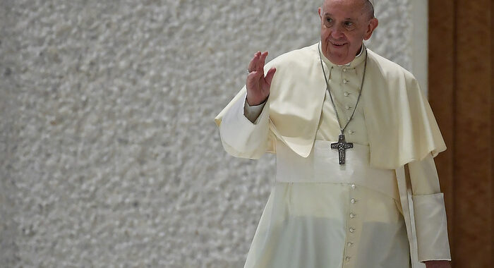 Terremoto: Papa, aiuto istituzioni contribuisca a rinascita