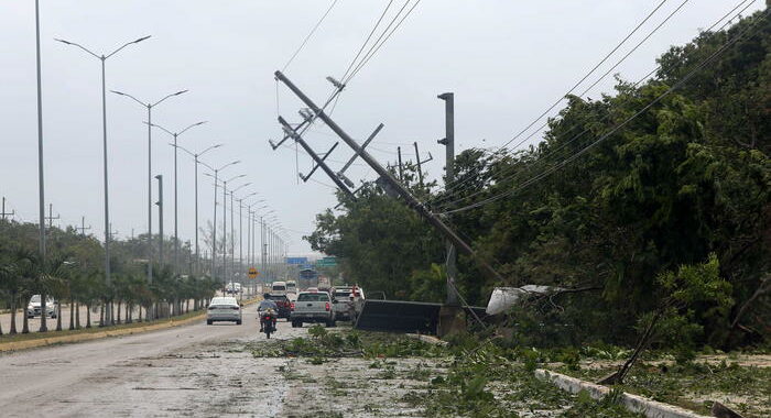 Uragano Grace in Messico, i morti salgono a nove