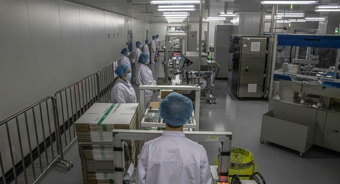 Vaccini: Xi, Cina darà 2 miliardi di dosi entro fine 2021