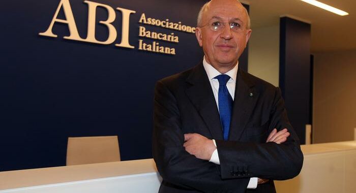 Abi: ad agosto minimo storico tassi prestiti, al 2,19%