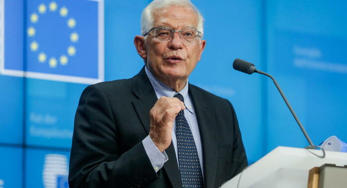Afghanistan: Borrell, impegno condizionato con i talebani