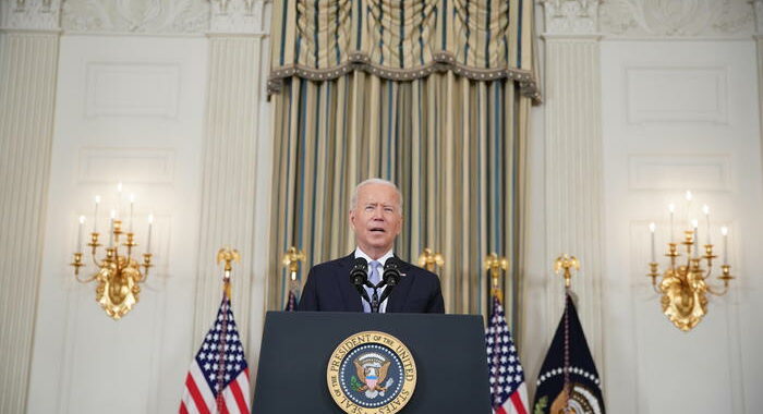 Biden, 20 milioni americani hanno diritto a terza dose ora