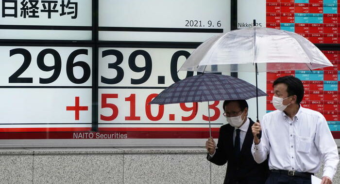 Borsa: a Tokyo apertura in rialzo (+0,42%)