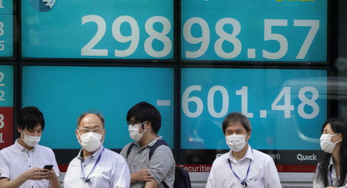 Borsa: Tokyo, apertura in ribasso (-0,35%)