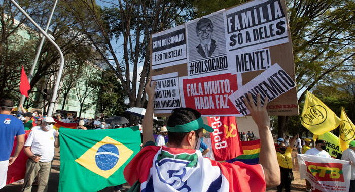 Brasile: destra in piazza contro Bolsonaro in varie città