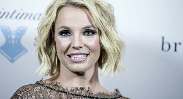 Britney Spears, papà lasci subito e senza buonuscita