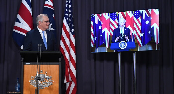 Cina, irresponsabile accordo Usa-Australia su sottomarini