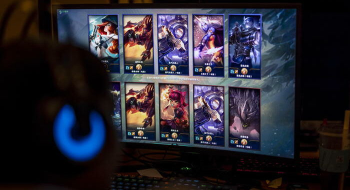 Cina: media, stop temporaneo a nuovi giochi online