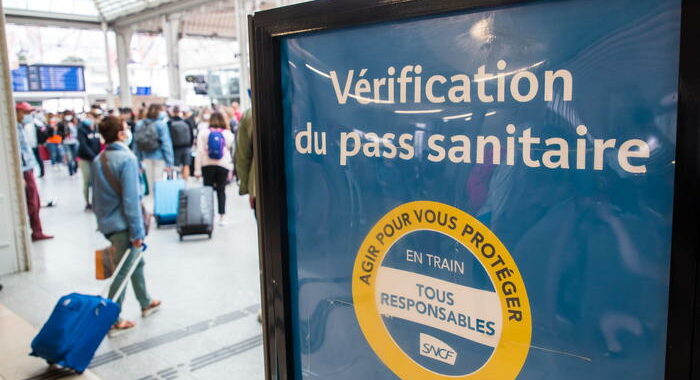 Covid: Francia, obbligatorio green pass per 12-17enni