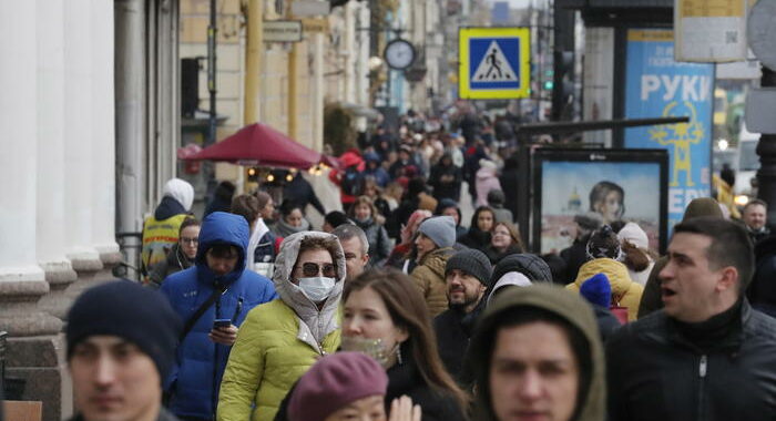 Covid: in Russia boom di contagi e nuovo record morti, 867