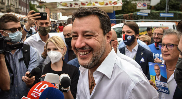 Energia: Salvini, Iva pesa 5mld, governo intervenga