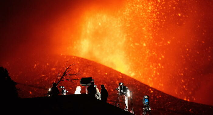 Eruzione Canarie: aumenta attività vulcano, nuove evacuazioni