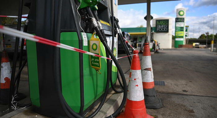 Gb: crisi della benzina, primi militari in azione a giorni