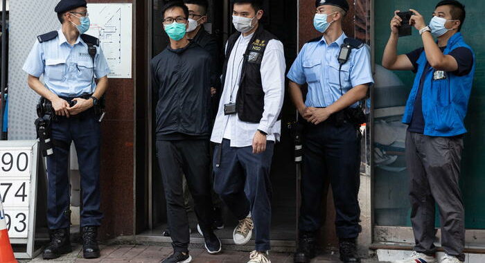 Hong Kong: condannati 9 attivisti per veglia Tienanmen
