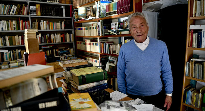 Morto a Napoli Tullio Pironti, pubblicò ‘Il camorrista’