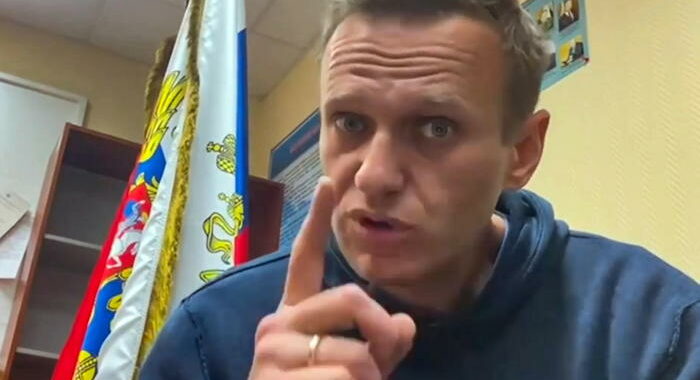 Navalny, mi bloccano per zittirmi in vista del voto