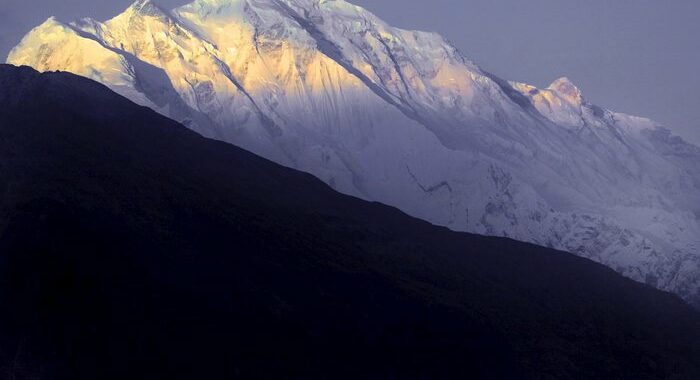 Pakistan: soccorsi difficili per alpinisti sul Rakaposhi