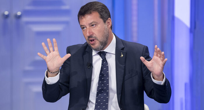 Presidente Consiglio Lombardia lascia Fi per la Lega