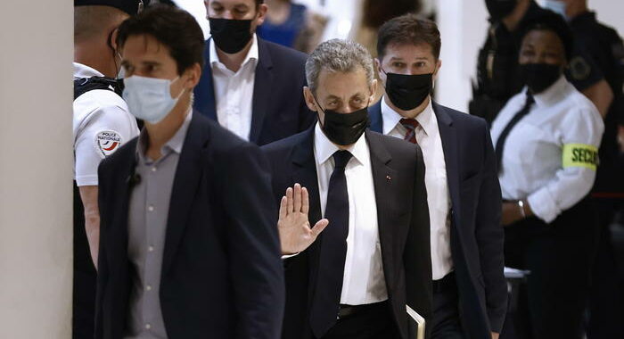 Sarkozy condannato a un anno di carcere senza condizionale