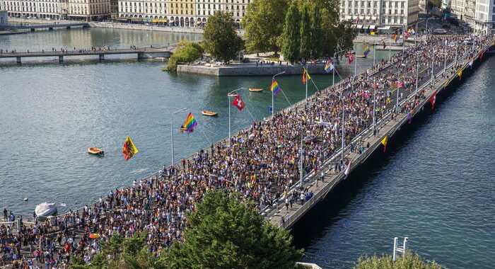 Svizzera, domenica il referendum sul matrimonio gay