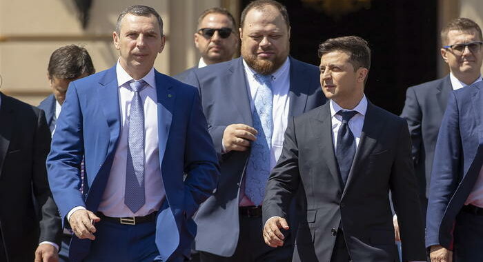 Ucraina, primo consigliere di Zelensky scampato ad attentato