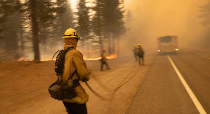 Usa: brucia area Lake Tahoe, meta turistica californiana