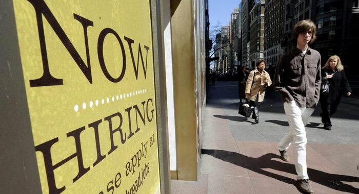 Usa: creati 235.000 posti lavoro, cifra più bassa da 7 mesi