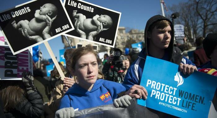 Usa, sfrattato dal web il sito per i delatori sull’aborto
