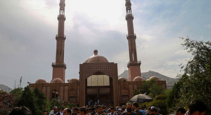 Afghanistan: attacco in una moschea a Kabul, diversi morti