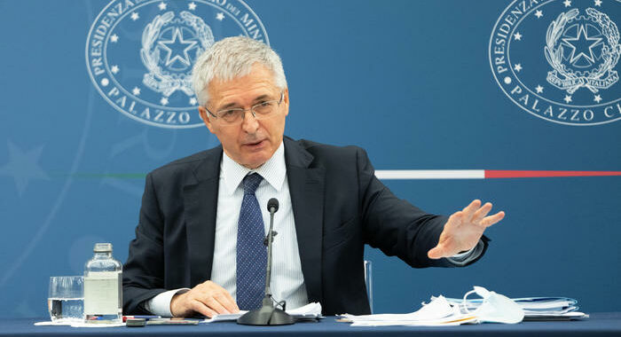 Banco e Bper crollano in Borsa, in manovra tetto alle Dta