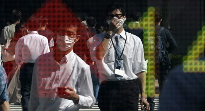Borsa: Tokyo, apertura in calo (-0,82%)