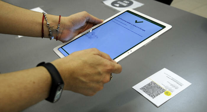 Bozza Dpcm, controlli sul green pass non oltre 48 ore prima