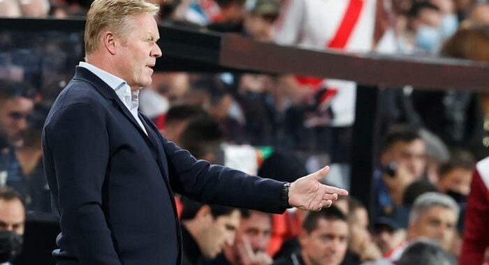 Calcio, Barcellona esonera Ronald Koeman