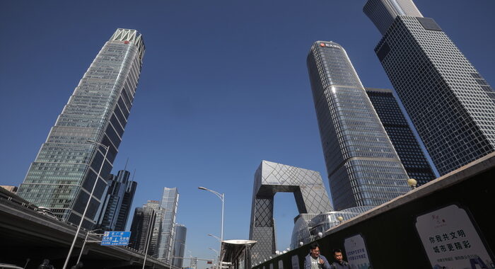 Cina: + 4,9% Pil terzo trimestre, frena ai minimi 12 mesi