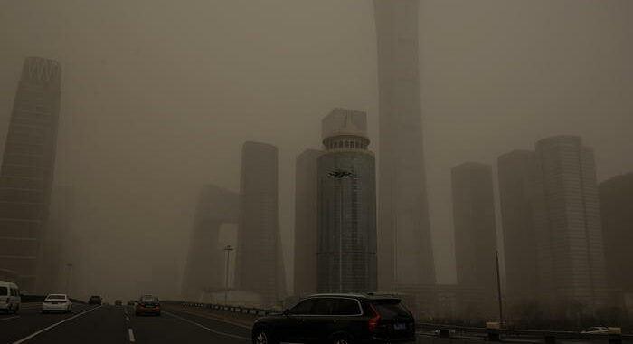 Cina: quasi 2 mln di evacuati nello Shanxi per le alluvioni