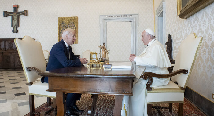 Clima, Covid e migranti nel colloquio tra il Papa e Biden