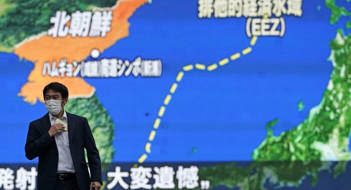 Corea Nord, Kcna conferma: missile testato da un sottomarino