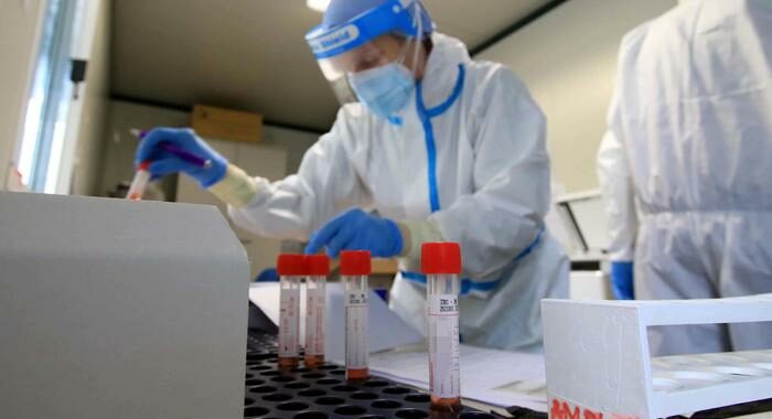 Covid: 2.938 nuovi contagi, 41 le vittime