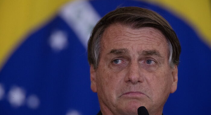 Covid: Bolsonaro contrario ai vaccini per gli under 20